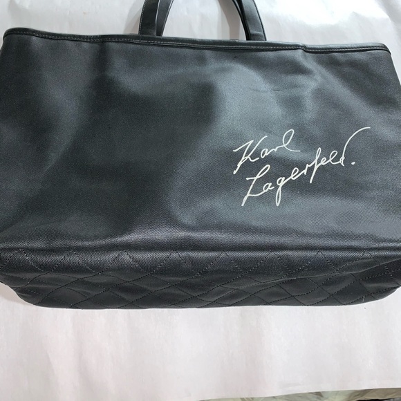 authentic CHANEL ltd edition Totebag RARE - Picture 9 of 13